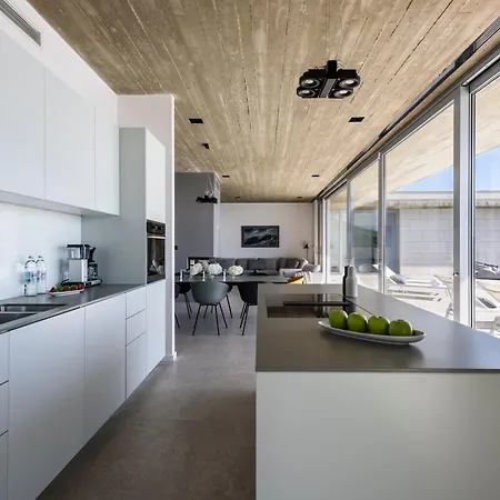 Radun With Grand Heated Pool * Kaštel Stari